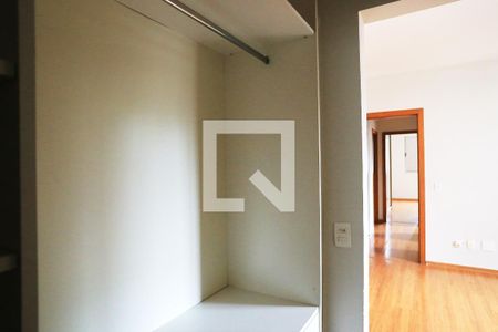 Closet da suíte de apartamento à venda com 4 quartos, 140m² em Cidade Nova, Belo Horizonte