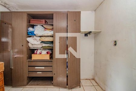 Quarto de casa à venda com 3 quartos, 240m² em Costa E Silva, Porto Alegre