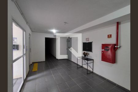 Hall de entrada de apartamento para alugar com 2 quartos, 48m² em Parque Bristol, São Paulo