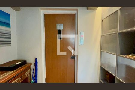 Hall de entrada de apartamento à venda com 3 quartos, 178m² em Jardim Paulistano, São Paulo