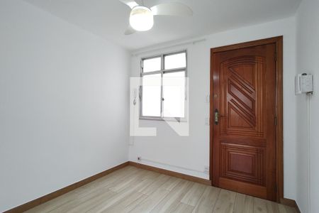 Sala de apartamento para alugar com 2 quartos, 50m² em Taquara, Rio de Janeiro