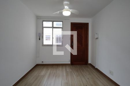 Sala de apartamento para alugar com 2 quartos, 50m² em Taquara, Rio de Janeiro