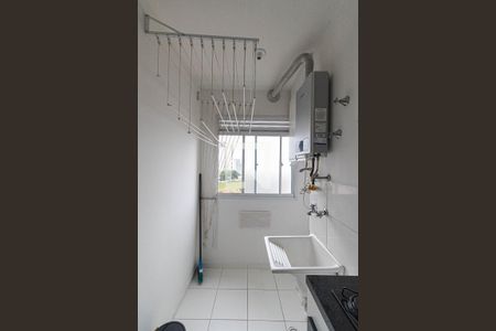 Sala/Cozinha/Área de Serviço  de apartamento para alugar com 2 quartos, 35m² em Vila Ré, São Paulo