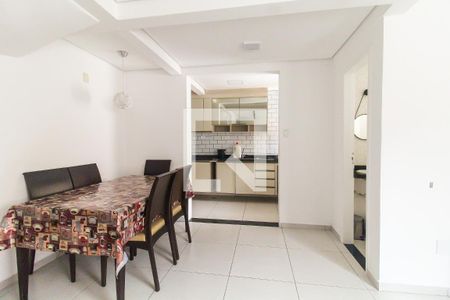 Sala de casa para alugar com 2 quartos, 65m² em Vila Yolanda, Ferraz de Vasconcelos