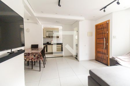 Sala de casa para alugar com 2 quartos, 65m² em Vila Yolanda, Ferraz de Vasconcelos