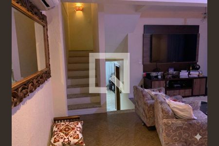 Sala de casa à venda com 4 quartos, 253m² em Camaquã, Porto Alegre