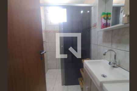 Banheiro de apartamento à venda com 1 quarto, 44m² em Jardim do Salso, Porto Alegre