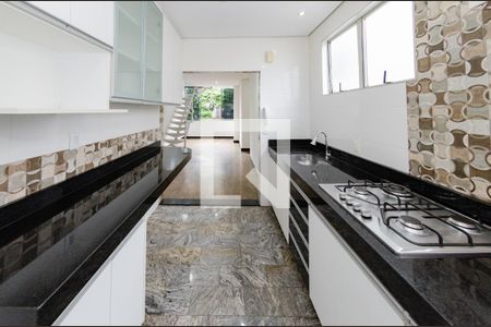 Cozinha de apartamento à venda com 3 quartos, 140m² em Palmeiras, Belo Horizonte