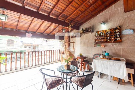 Varanda  de casa à venda com 4 quartos, 232m² em Santo Antônio, Osasco