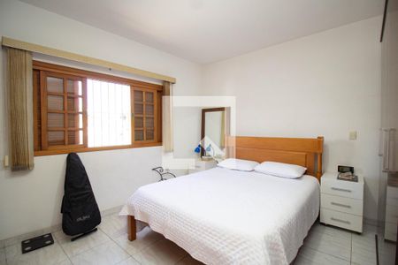 Quarto 3 de casa para alugar com 2 quartos, 295m² em Vila Iorio, São Paulo