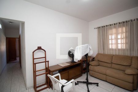 Quarto 1 de casa para alugar com 2 quartos, 295m² em Vila Iorio, São Paulo