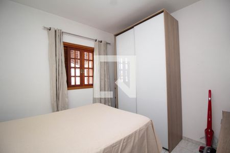 Quarto 2 de casa para alugar com 2 quartos, 295m² em Vila Iorio, São Paulo