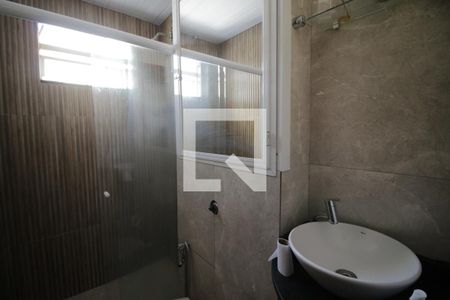 Banheiro de apartamento para alugar com 2 quartos, 48m² em Jacarepaguá, Rio de Janeiro