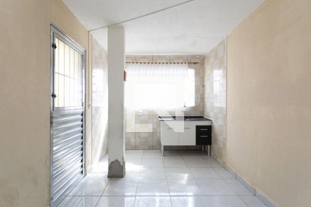 Sala/Cozinha  de casa para alugar com 2 quartos, 65m² em Vila Regina, São Paulo