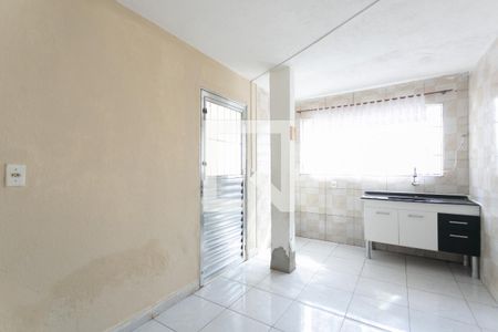 Sala/Cozinha  de casa para alugar com 2 quartos, 65m² em Vila Regina, São Paulo