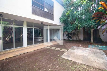 Casa à venda com 4 quartos, 489m² em Alto de Pinheiros, São Paulo