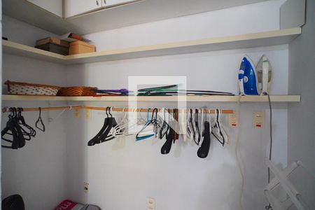 Closet  de apartamento para alugar com 2 quartos, 76m² em Bom Fim, Porto Alegre