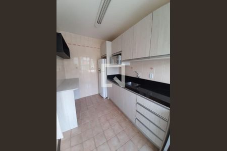 Cozinha  de apartamento para alugar com 1 quarto, 34m² em Santo Antônio, Porto Alegre