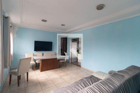 Sala 1 de casa à venda com 6 quartos, 270m² em Vila Nova Galvão, São Paulo