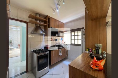 Casa de Condomínio para alugar com 3 quartos, 125m² em Jardim Rio das Pedras, Cotia