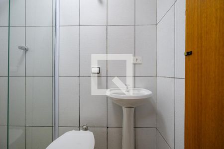 Banheiro da Suíte 1 de casa para alugar com 2 quartos, 150m² em Vila Guarani (zona Sul), São Paulo