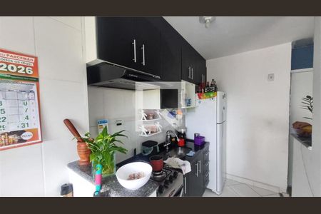 Apartamento à venda com 2 quartos, 46m² em Vila Carmosina, São Paulo