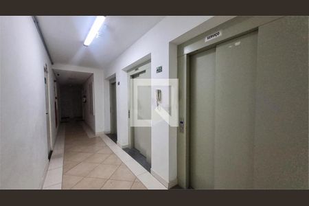 Apartamento à venda com 2 quartos, 46m² em Vila Carmosina, São Paulo