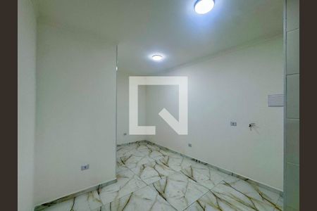 Quarto / Sala de kitnet/studio para alugar com 1 quarto, 18m² em Jardim Rosa de Franca, Guarulhos