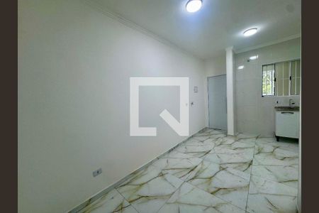 Quarto / Sala de kitnet/studio para alugar com 1 quarto, 18m² em Jardim Rosa de Franca, Guarulhos