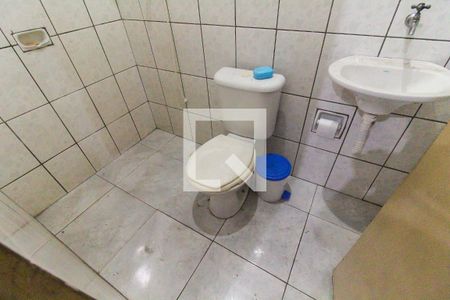 Banheiro de casa para alugar com 6 quartos, 120m² em Conjunto Habitacional Aguia de Haia, São Paulo