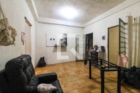 Sala de casa para alugar com 6 quartos, 120m² em Conjunto Habitacional Aguia de Haia, São Paulo