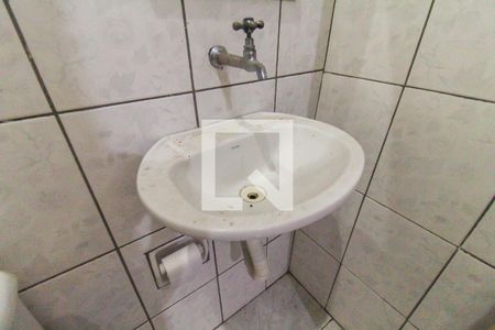 Banheiro de casa para alugar com 6 quartos, 120m² em Conjunto Habitacional Aguia de Haia, São Paulo