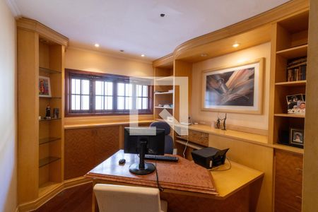 Escritório de casa para alugar com 4 quartos, 540m² em Santa Tereza, Porto Alegre