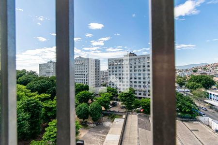 Vista do Quarto 1 de apartamento para alugar com 3 quartos, 80m² em Olaria, Rio de Janeiro