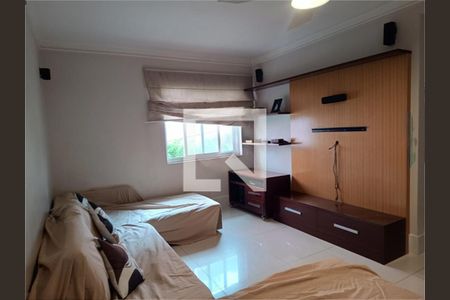 Casa à venda com 4 quartos, 325m² em Jardim Viana, São Paulo