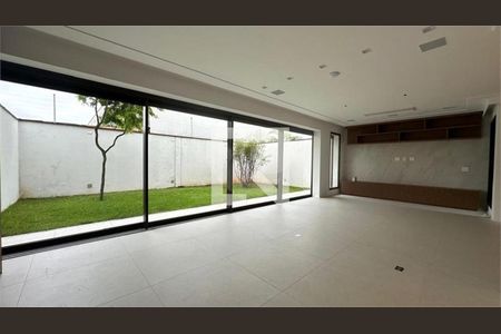 Casa à venda com 4 quartos, 520m² em Brooklin Novo, São Paulo