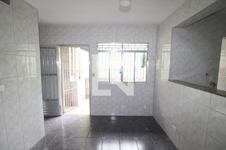 Sala / Cozinha de casa para alugar com 2 quartos, 60m² em Vila Francos, São Paulo
