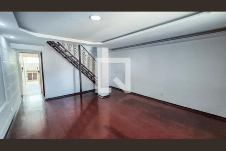 Sala de casa de condomínio para alugar com 3 quartos, 80m² em Irajá, Rio de Janeiro