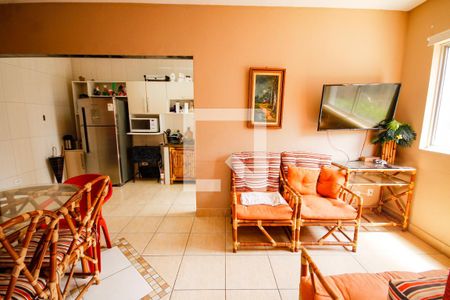 Apartamento para alugar com 2 quartos, 65m² em Vila Tupi, Praia Grande