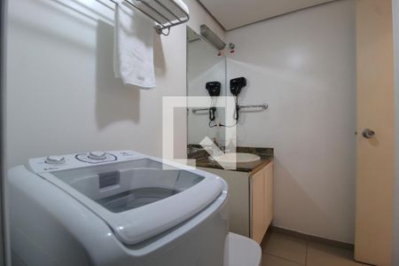 Banheiro de apartamento para alugar com 1 quarto, 98m² em Itaim Bibi, São Paulo