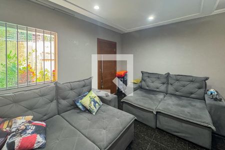 Sala de casa à venda com 4 quartos, 210m² em Santa Cruz, Belo Horizonte