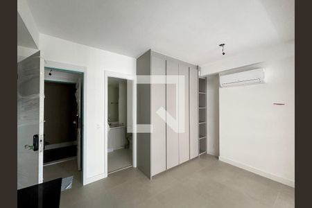 Sala/quarto/cozinha americana de apartamento à venda com 2 quartos, 71m² em Copacabana, Rio de Janeiro