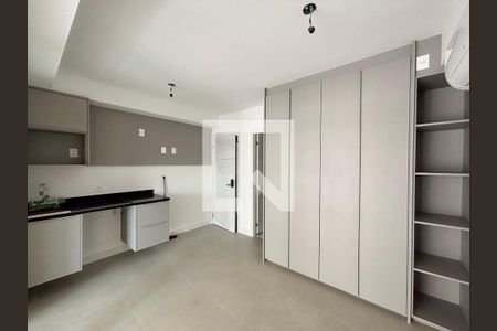 Sala/quarto/cozinha americana de apartamento à venda com 2 quartos, 71m² em Copacabana, Rio de Janeiro