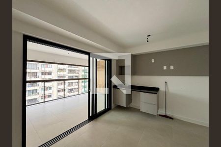 Sala/quarto/cozinha americana de apartamento à venda com 2 quartos, 71m² em Copacabana, Rio de Janeiro