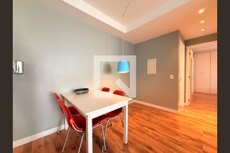 Sala de apartamento à venda com 2 quartos, 69m² em Petrópolis, Porto Alegre