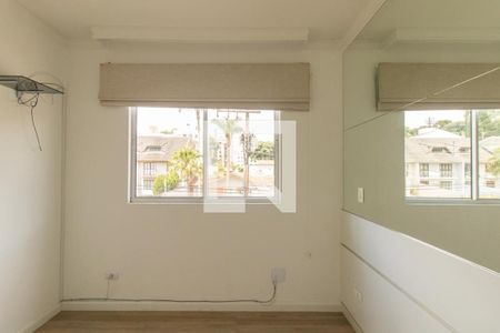 Quarto Suíte 1 de apartamento para alugar com 2 quartos, 55m² em Vila Izabel, Curitiba