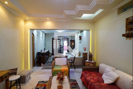 Casa à venda com 3 quartos, 200m² em Vila Eldizia, Santo André