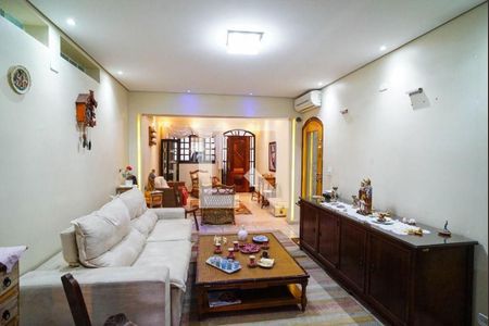 Casa à venda com 3 quartos, 200m² em Vila Eldizia, Santo André