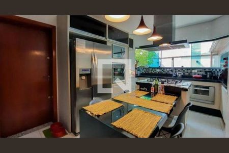 Casa à venda com 3 quartos, 256m² em Jardim Lavinia, São Bernardo do Campo