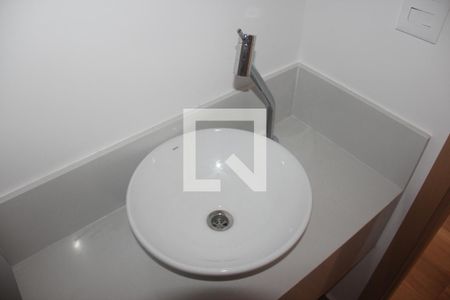 Lavabo de apartamento para alugar com 2 quartos, 80m² em Aparecida, Santos
